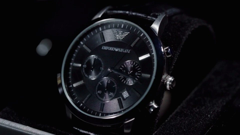 阿玛尼系列多款手表广告